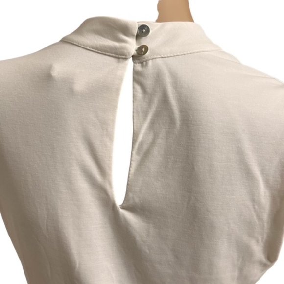 Fun white top - Picture 6 of 7